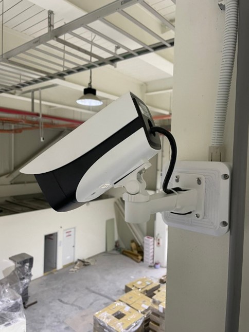 CCTV監控系統:工廠廠房內外建置多支網路型攝影機監視器1