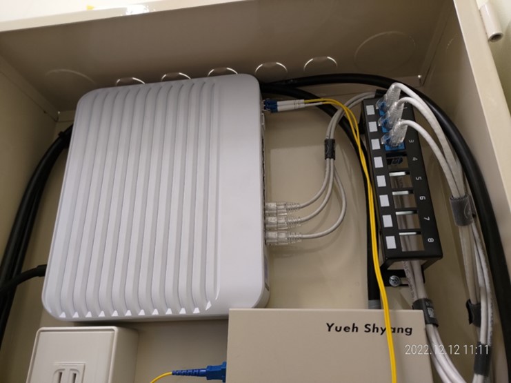 樓層與樓層間設備使用SFP光纖模組連接